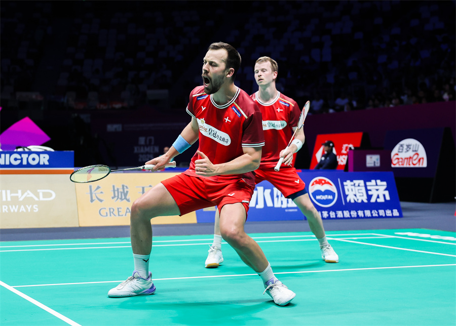 示了羽毛球 示了羽毛球